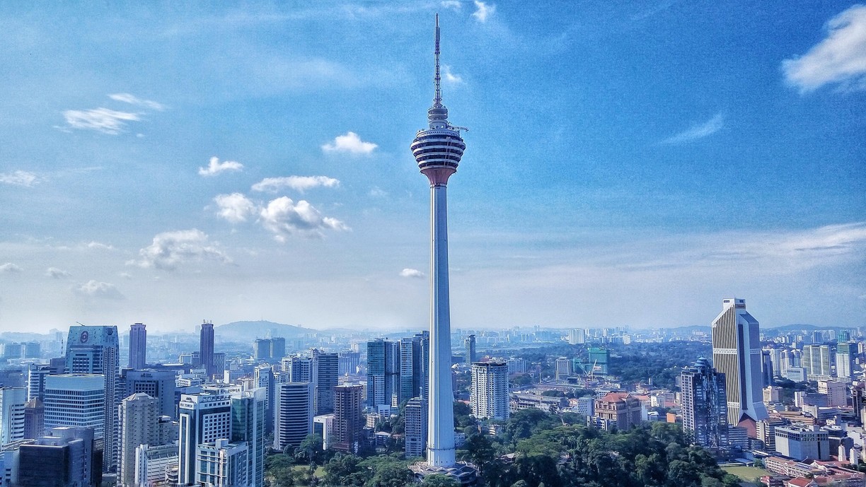 Kuala lumpur tower. Башня Менара. Куала Лумпур. Малайзия. Телебашня Менара. Телебашня в Малайзии. Телебашня Menara Mesiniaga.Малайзия.